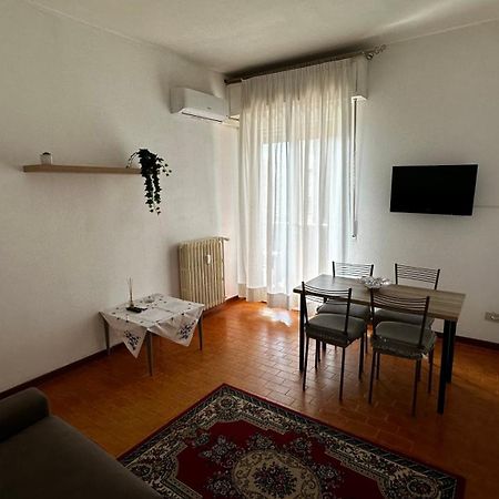 Bilocale Silenzioso A Bignami Lägenhet Milano Exteriör bild